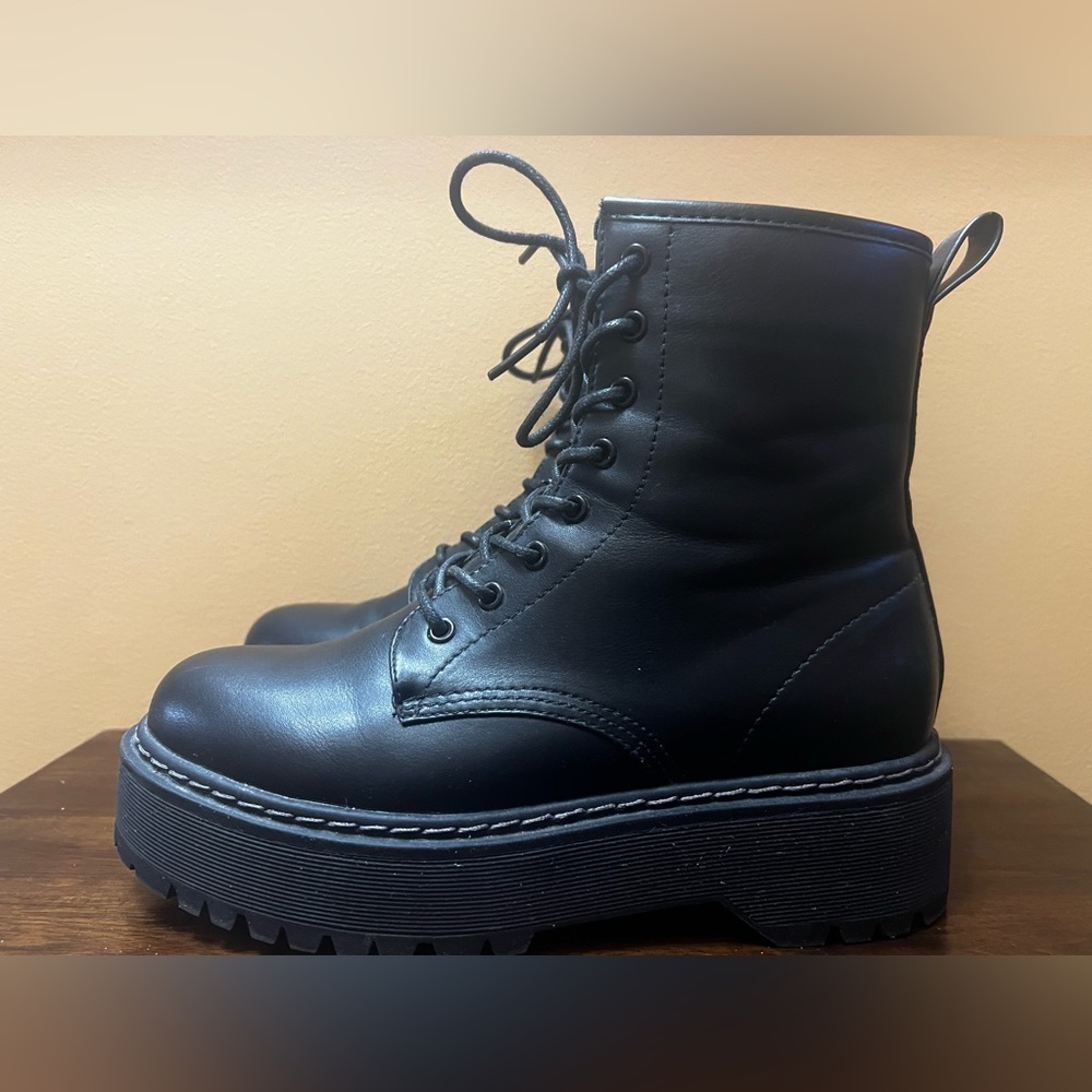 Steve Madden Bettyy Combat Boots